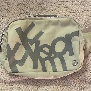 lululemon Everywhere Belt Bag Large 2L with a Manifesto print